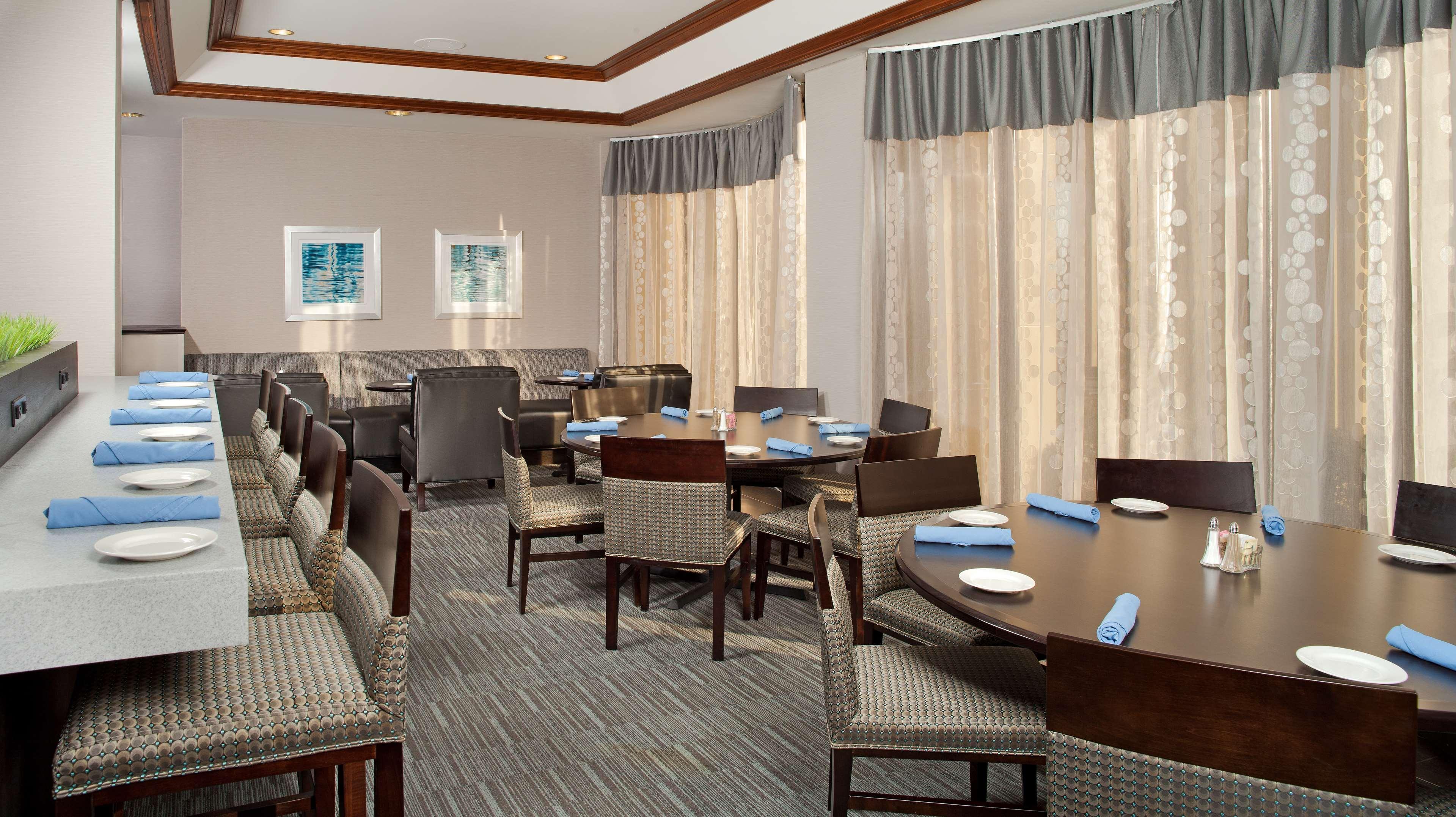 Doubletree By Hilton Hotel Chicago Wood Dale - Elk Grove Exterior photo