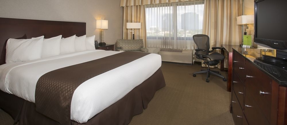 Doubletree By Hilton Hotel Chicago Wood Dale - Elk Grove Exterior photo